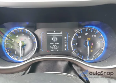 2020 Chrysler Voyager Lxi z USA, uszkodzony, nr VIN 2C4RC1DG8LR265156